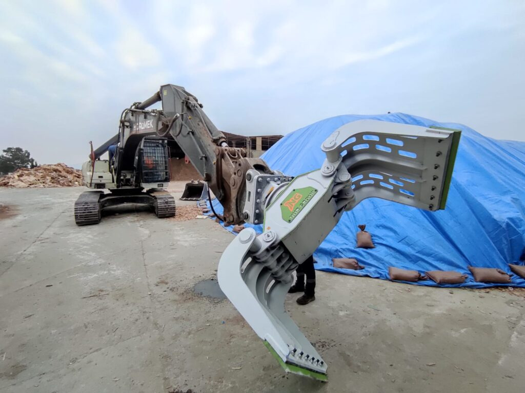 Grappin pour Mini pelle neuf SELECTOR SORTIER GRAPPLE - NG ATTACHMENTS: photos 14 Grappin pour Mini pelle neuf SELECTOR SORTIER GRAPPLE - NG ATTACHMENTS: photos 14