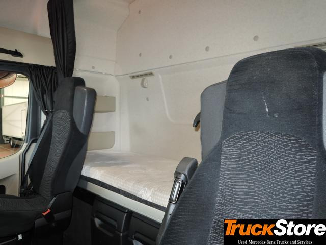 Photo d'intérieur 2: Tracteur routier Mercedes-Benz Actros 1845 LS nRL