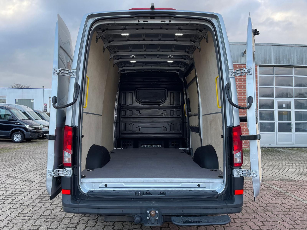 Fourgon utilitaire MAN TGE 3.180 L3H3 Kasten 4x4 DIFF NAV ACC STANDH: photos 30