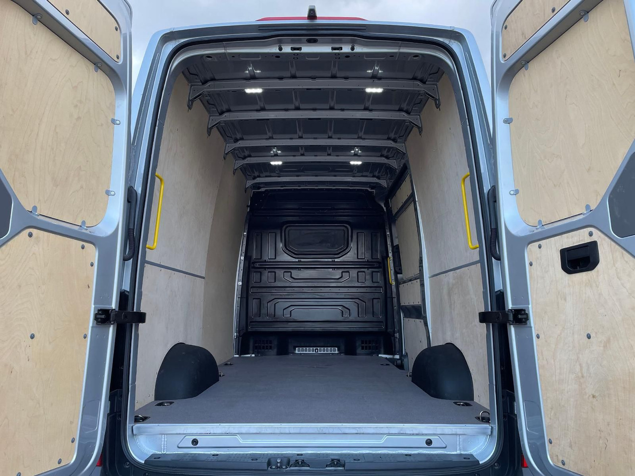 Fourgon utilitaire MAN TGE 3.180 L3H3 Kasten 4x4 DIFF NAV ACC STANDH: photos 12