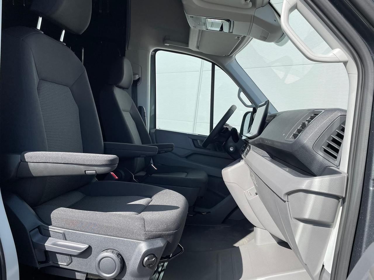 Voiture MAN TGE 3.200 L3H3 Kasten 4x4 CAMPER DREHSITZE AHK: photos 16 Voiture MAN TGE 3.200 L3H3 Kasten 4x4 CAMPER DREHSITZE AHK: photos 16