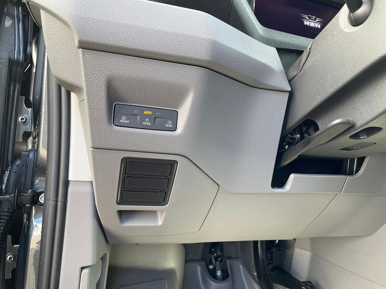 Voiture MAN TGE 3.200 L3H3 Kasten 4x4 CAMPER DREHSITZE AHK: photos 33 Voiture MAN TGE 3.200 L3H3 Kasten 4x4 CAMPER DREHSITZE AHK: photos 33