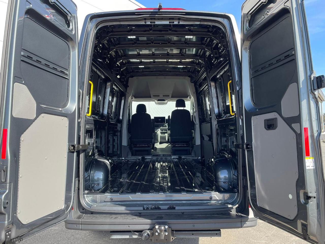 Voiture MAN TGE 3.200 L3H3 Kasten 4x4 CAMPER DREHSITZE AHK: photos 11 Voiture MAN TGE 3.200 L3H3 Kasten 4x4 CAMPER DREHSITZE AHK: photos 11