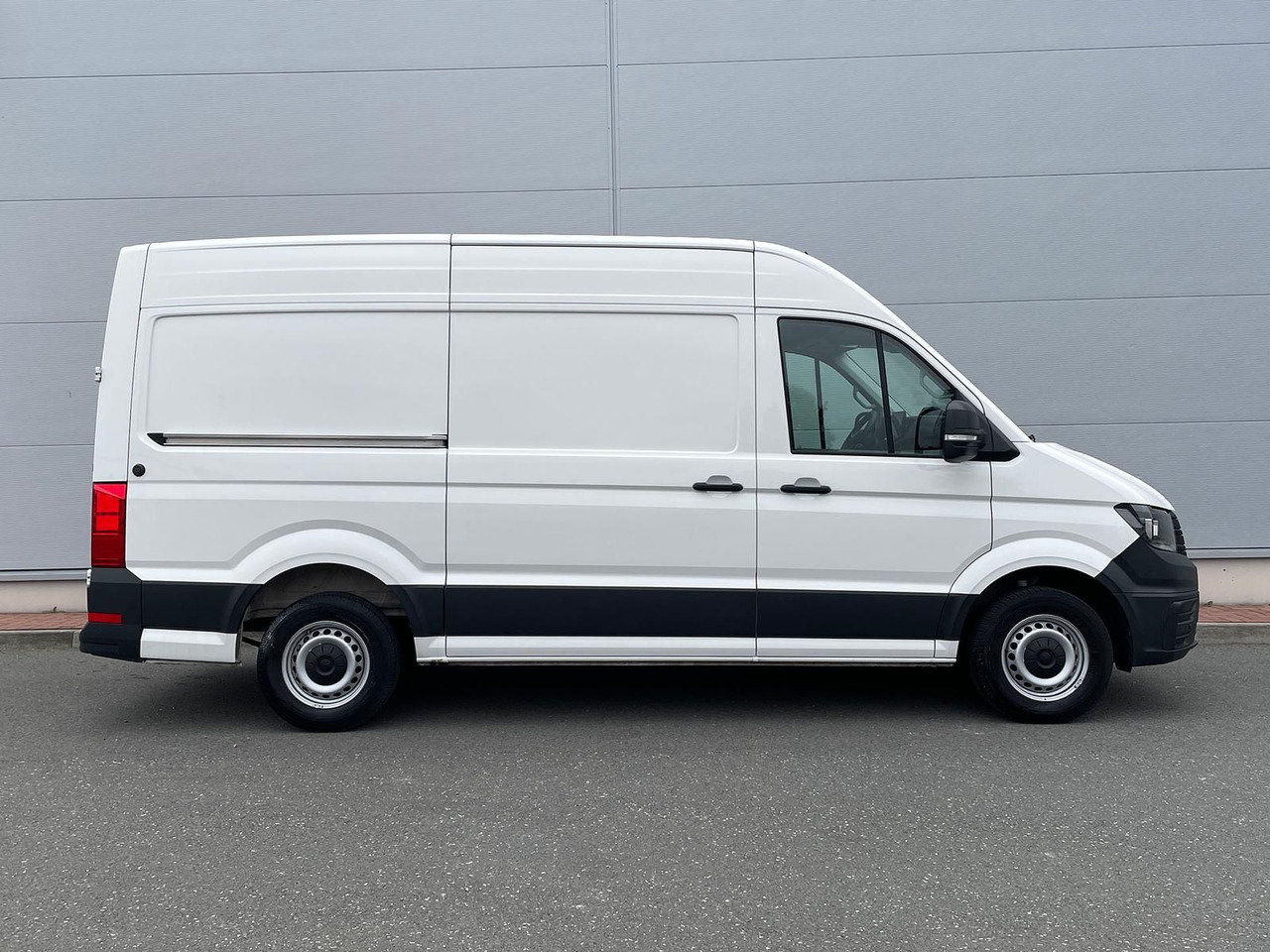 Volkswagen Crafter Kasten 35 L3H3 Autom. NAVI DAB PDC TEMP - Fourgon utilitaire: photos 5 Volkswagen Crafter Kasten 35 L3H3 Autom. NAVI DAB PDC TEMP - Fourgon utilitaire: photos 5