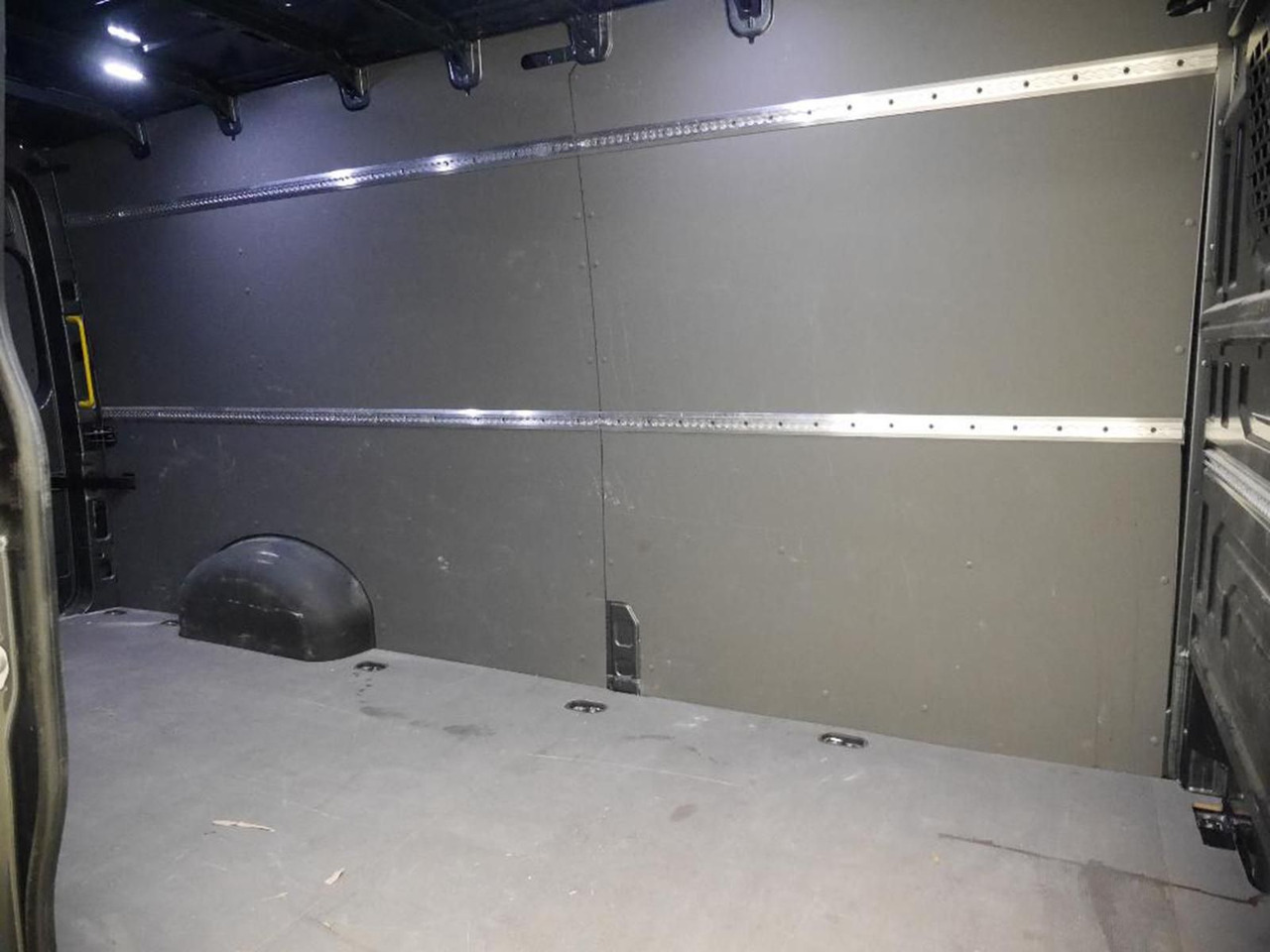 Volkswagen Crafter Kasten 35 L4H3 PDC DAB KAMERA KLIMA MFL - Fourgon utilitaire: photos 5 Volkswagen Crafter Kasten 35 L4H3 PDC DAB KAMERA KLIMA MFL - Fourgon utilitaire: photos 5