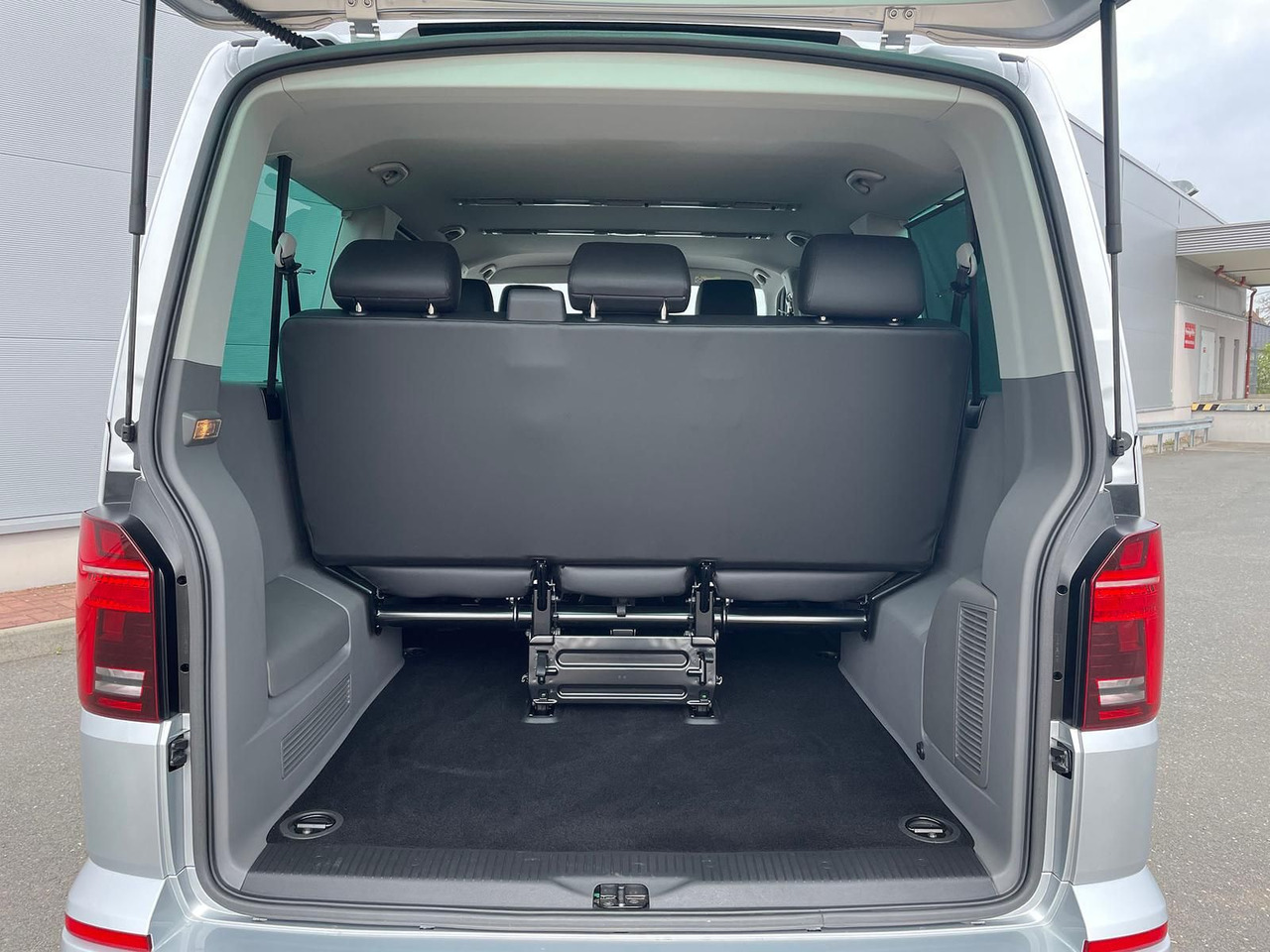 Transport de personnes Volkswagen T6.1 Caravelle Highline STANDHZ NAVI LEDER PDC: photos 9 Transport de personnes Volkswagen T6.1 Caravelle Highline STANDHZ NAVI LEDER PDC: photos 9