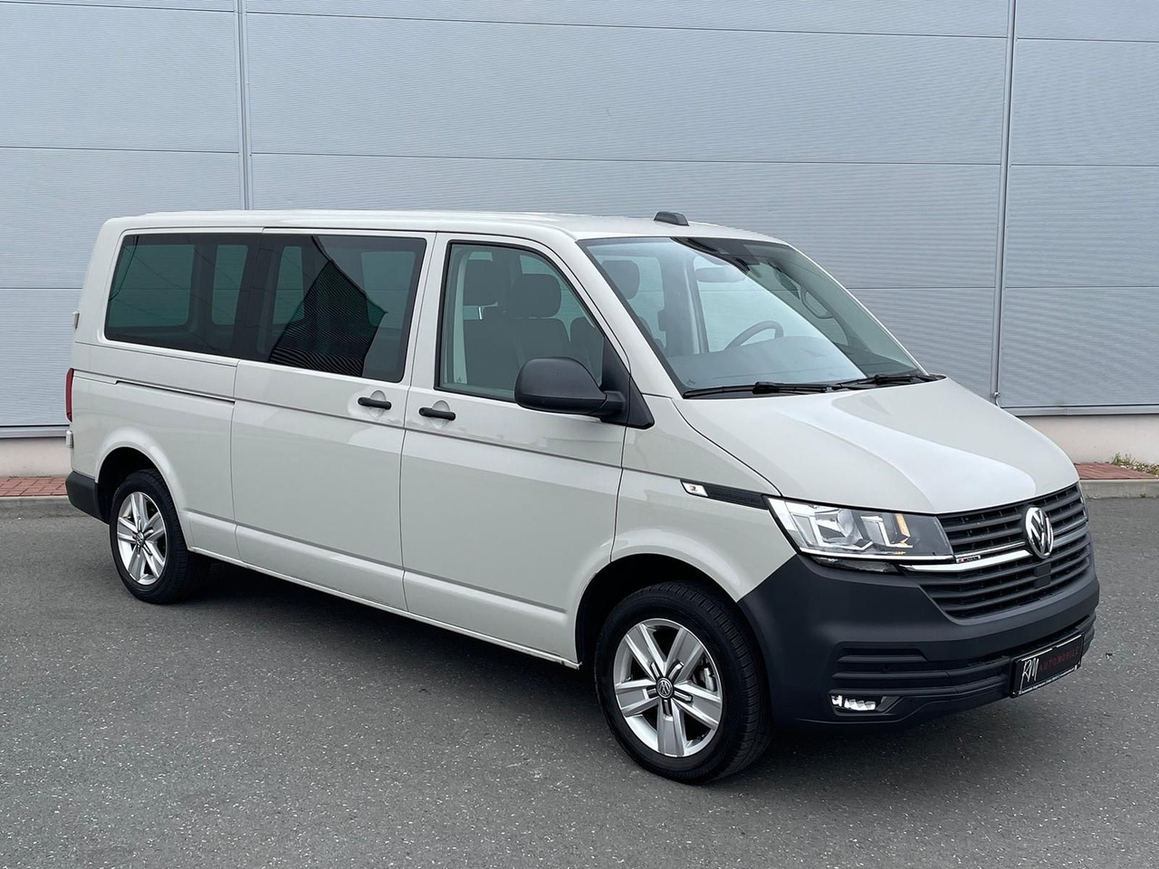 Volkswagen T6.1 Transporter 2.0 TDI lang 4MOTION SITZHZ NAV - Fourgon utilitaire: photos 2 Volkswagen T6.1 Transporter 2.0 TDI lang 4MOTION SITZHZ NAV - Fourgon utilitaire: photos 2