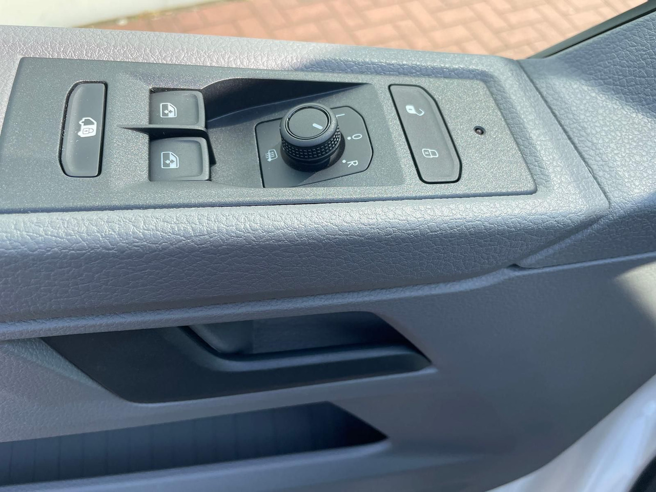 Fourgon utilitaire Volkswagen T6.1 Transporter LR 2.0 TDI KLIMA PDC: photos 25