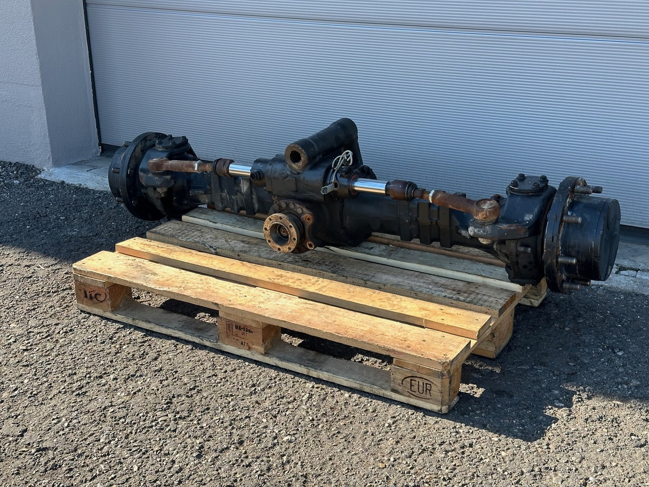 Dana Spicer Vorderachse-Planetenachse Typ:211/233-004. Kramer-Nr.1000304468. Ratio:1/13,714 #1000304468.04# - Essieu et pièces pour Chargeuse: photos 2 Dana Spicer Vorderachse-Planetenachse Typ:211/233-004. Kramer-Nr.1000304468. Ratio:1/13,714 #1000304468.04# - Essieu et pièces pour Chargeuse: photos 2