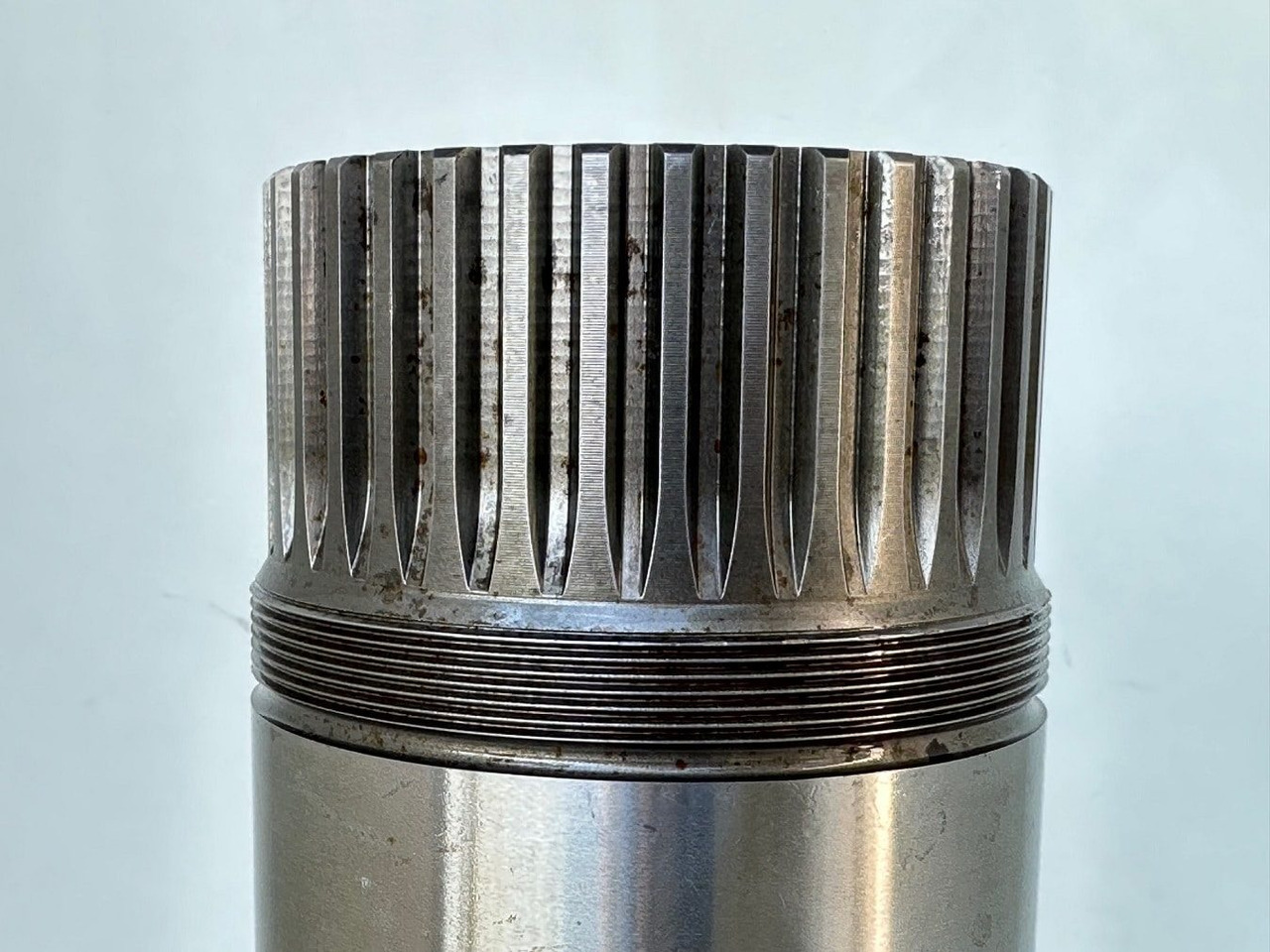 Moteur de rotation pour Pelle sur chenille Liebherr Abtriebswelle ID-Nr.932919701. SAT350/208 - SAT350/252. A954B, A954C, LH80 C, LH80 M, R954CG, E954, EP954, ER954, P954C, P954E, R954B, R954C. #932919701.09#: photos 11 Moteur de rotation pour Pelle sur chenille Liebherr Abtriebswelle ID-Nr.932919701. SAT350/208 - SAT350/252. A954B, A954C, LH80 C, LH80 M, R954CG, E954, EP954, ER954, P954C, P954E, R954B, R954C. #932919701.09#: photos 11