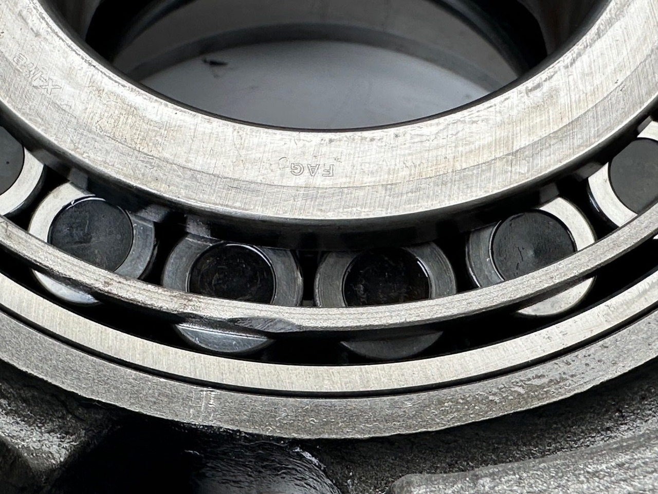 Moteur de rotation pour Engins de chantier Liebherr Abtriebswellengehäuse ID-Nr.90208566 - Liebherr Kegelrollenlager ID-Nr.761001903.  LH40, LH50, R926, R928, R930.   #90208566.01342#: photos 16