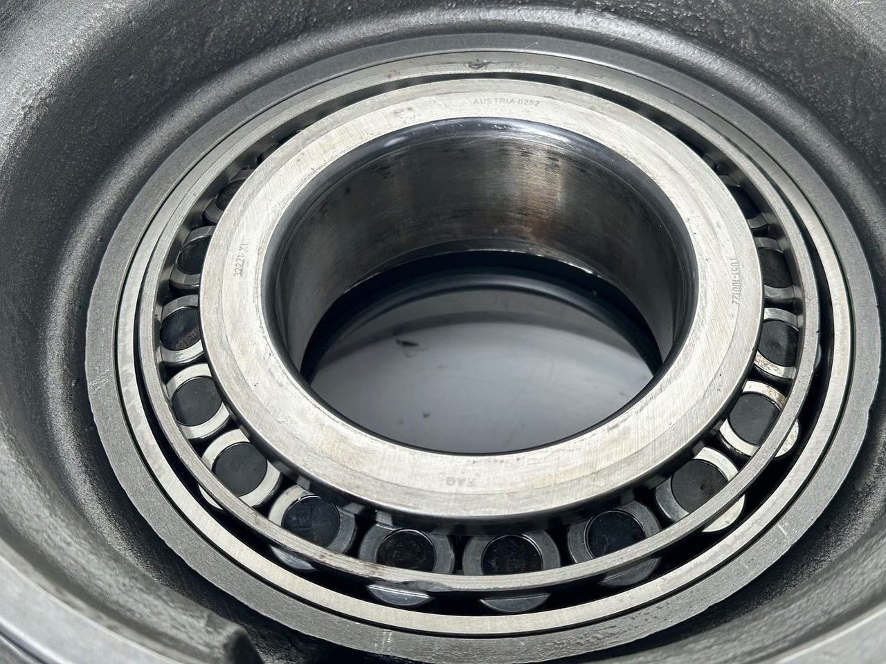 Moteur de rotation pour Engins de chantier Liebherr Abtriebswellengehäuse ID-Nr.90208566 - Liebherr Kegelrollenlager ID-Nr.761001903.  LH40, LH50, R926, R928, R930.   #90208566.01342#: photos 14