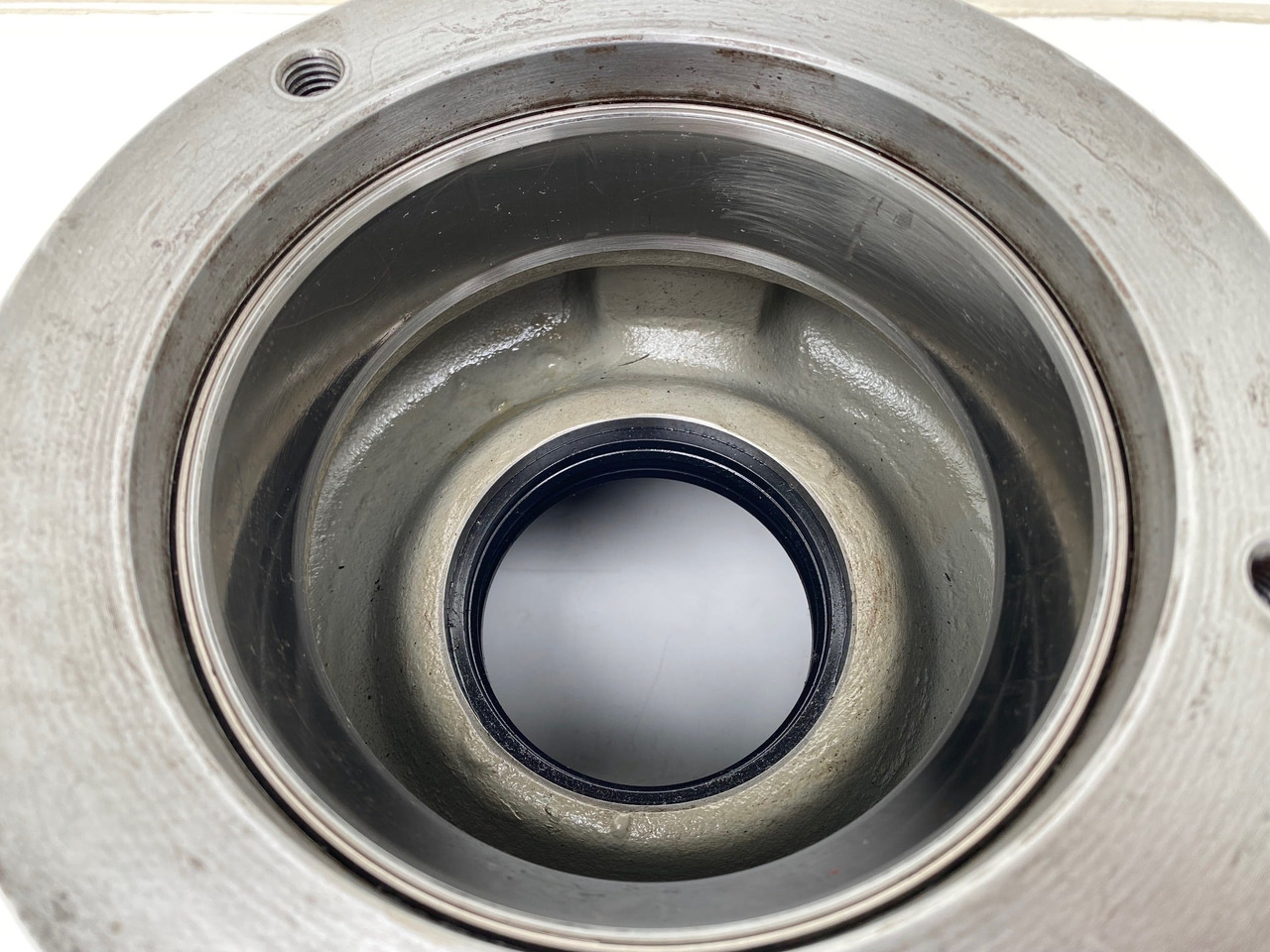 Moteur de rotation pour Pelle sur chenille Liebherr Abtriebswellengehäuse ID-Nr.9442356 and Kegelrollenlager ID-Nr.746201501 - ID-Nr.746231101.: photos 10 Moteur de rotation pour Pelle sur chenille Liebherr Abtriebswellengehäuse ID-Nr.9442356 and Kegelrollenlager ID-Nr.746201501 - ID-Nr.746231101.: photos 10