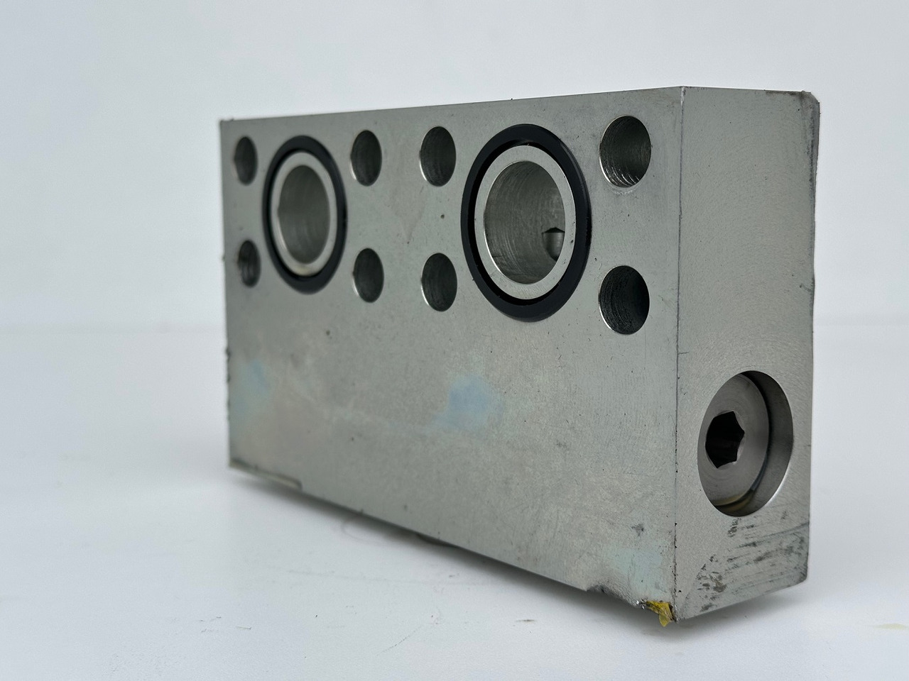 Liebherr Dämpfungsventil ID-Nr.10121777. P924 COMP, P926, R926, R916, R922, R924 COMP, R924, R926 COMP, R926, R930, R936, R946, R950 T, R960 T. #10121777.30.12## - Moteur de rotation pour Pelle: photos 4 Liebherr Dämpfungsventil ID-Nr.10121777. P924 COMP, P926, R926, R916, R922, R924 COMP, R924, R926 COMP, R926, R930, R936, R946, R950 T, R960 T. #10121777.30.12## - Moteur de rotation pour Pelle: photos 4