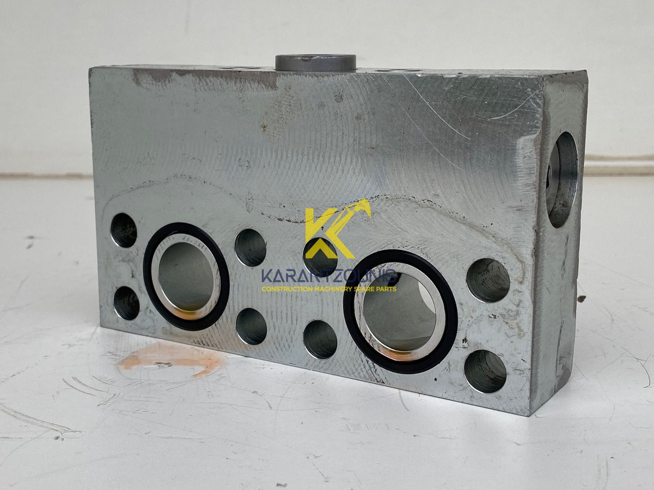 Liebherr Dämpfungsventil ID-Nr.10121777. P924 COMP, P926, R926, R916, R922, R924 COMP, R924, R926 COMP, R926, R930, R936, R946, R950 T, R960 T. #DÄ27652# - Moteur de rotation pour Pelle: photos 3 Liebherr Dämpfungsventil ID-Nr.10121777. P924 COMP, P926, R926, R916, R922, R924 COMP, R924, R926 COMP, R926, R930, R936, R946, R950 T, R960 T. #DÄ27652# - Moteur de rotation pour Pelle: photos 3