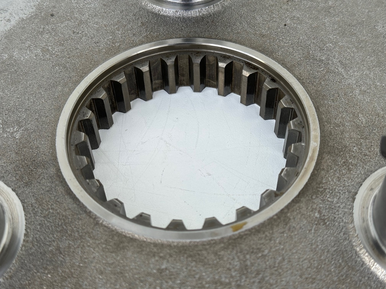 Moteur de translation pour Pelle sur chenille Liebherr Planetenträger ID-Nr.90024938. FAT400P112 -FAT400P130 - FAT400P139.  LO1936, LOS926, R926, R928, R930, R934, R936, R940, R944, R946, R950 T. #90024938.17.08.01#: photos 7