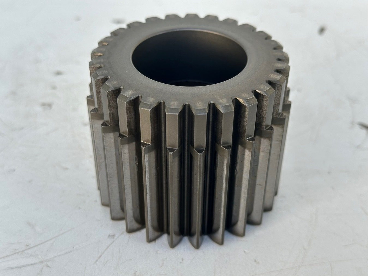 Liebherr Sonnenrad ID-Nr.90207998.  SAT275A290.  R922-1486, R924-1487. #90207998.02.10# - Moteur de rotation pour Pelle: photos 1 Liebherr Sonnenrad ID-Nr.90207998.  SAT275A290.  R922-1486, R924-1487. #90207998.02.10# - Moteur de rotation pour Pelle: photos 1