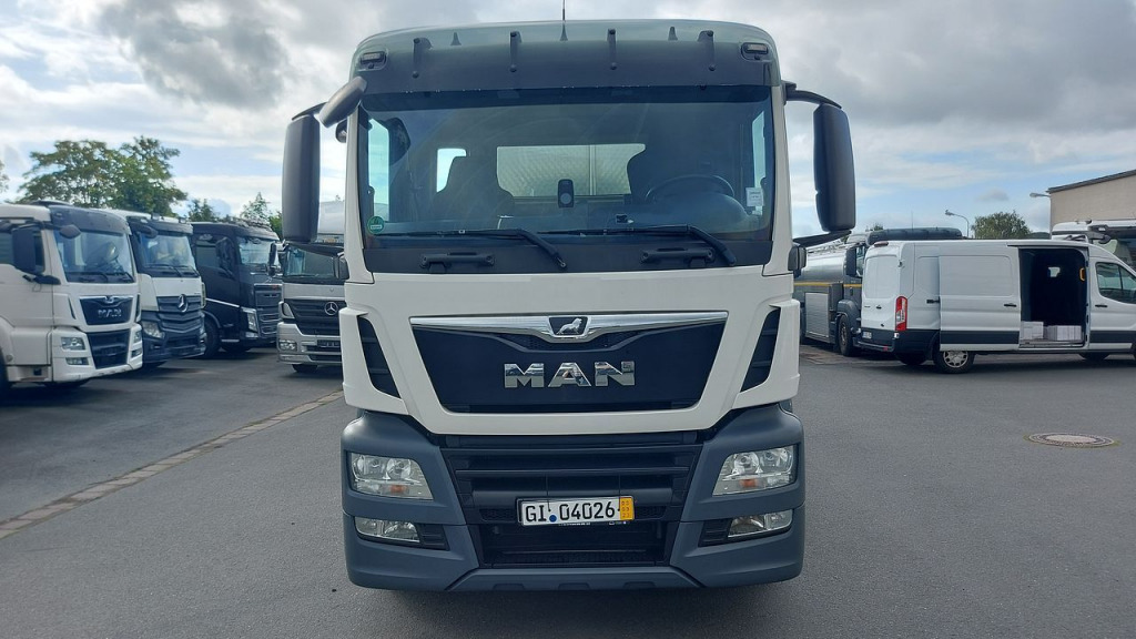 MAN TGS 26.420 6x2 geeignet zum Trinkwassertransport(Nr. 5577) - Camion citerne: photos 5 MAN TGS 26.420 6x2 geeignet zum Trinkwassertransport(Nr. 5577) - Camion citerne: photos 5