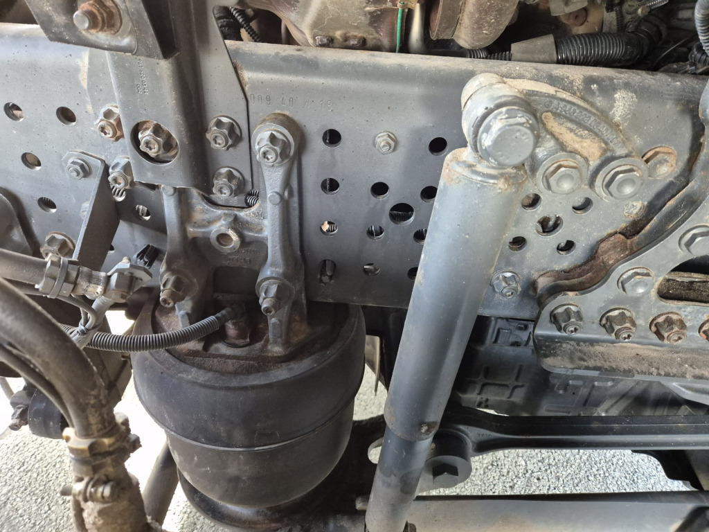 Mercedes Benz 1846 Actros  (Nr. 5883) - Camion citerne: photos 3 Mercedes Benz 1846 Actros  (Nr. 5883) - Camion citerne: photos 3