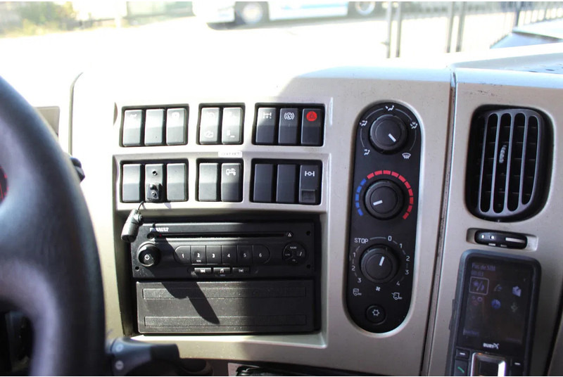 Tracteur routier Renault Premium 460 * RETARDER * 4X2 *: photos 17