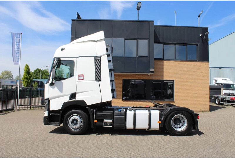 Renault T460 * RETARDER * 2 TANK * 4x2 * - Tracteur routier: photos 2 Renault T460 * RETARDER * 2 TANK * 4x2 * - Tracteur routier: photos 2
