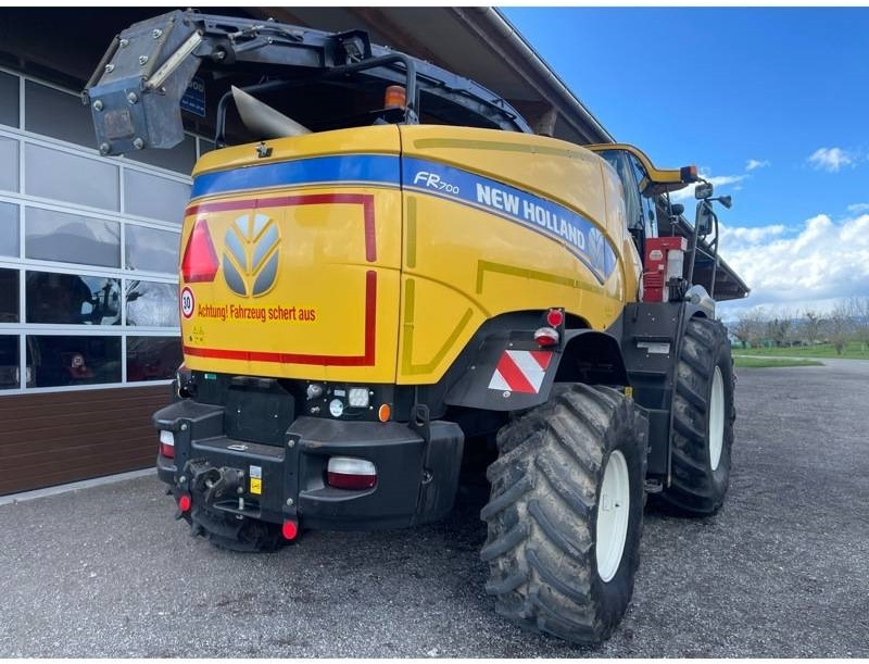 New Holland FR 700  - Ensileuse: photos 3 New Holland FR 700  - Ensileuse: photos 3