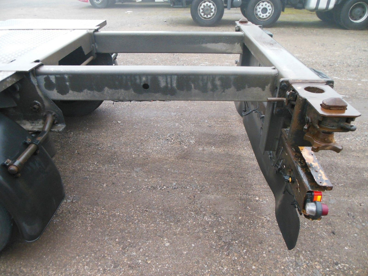 Semi-remorque porte-conteneur/ Caisse mobile Fliegl SDS 380 GOOSENECK, BPW: photos 9 Semi-remorque porte-conteneur/ Caisse mobile Fliegl SDS 380 GOOSENECK, BPW: photos 9