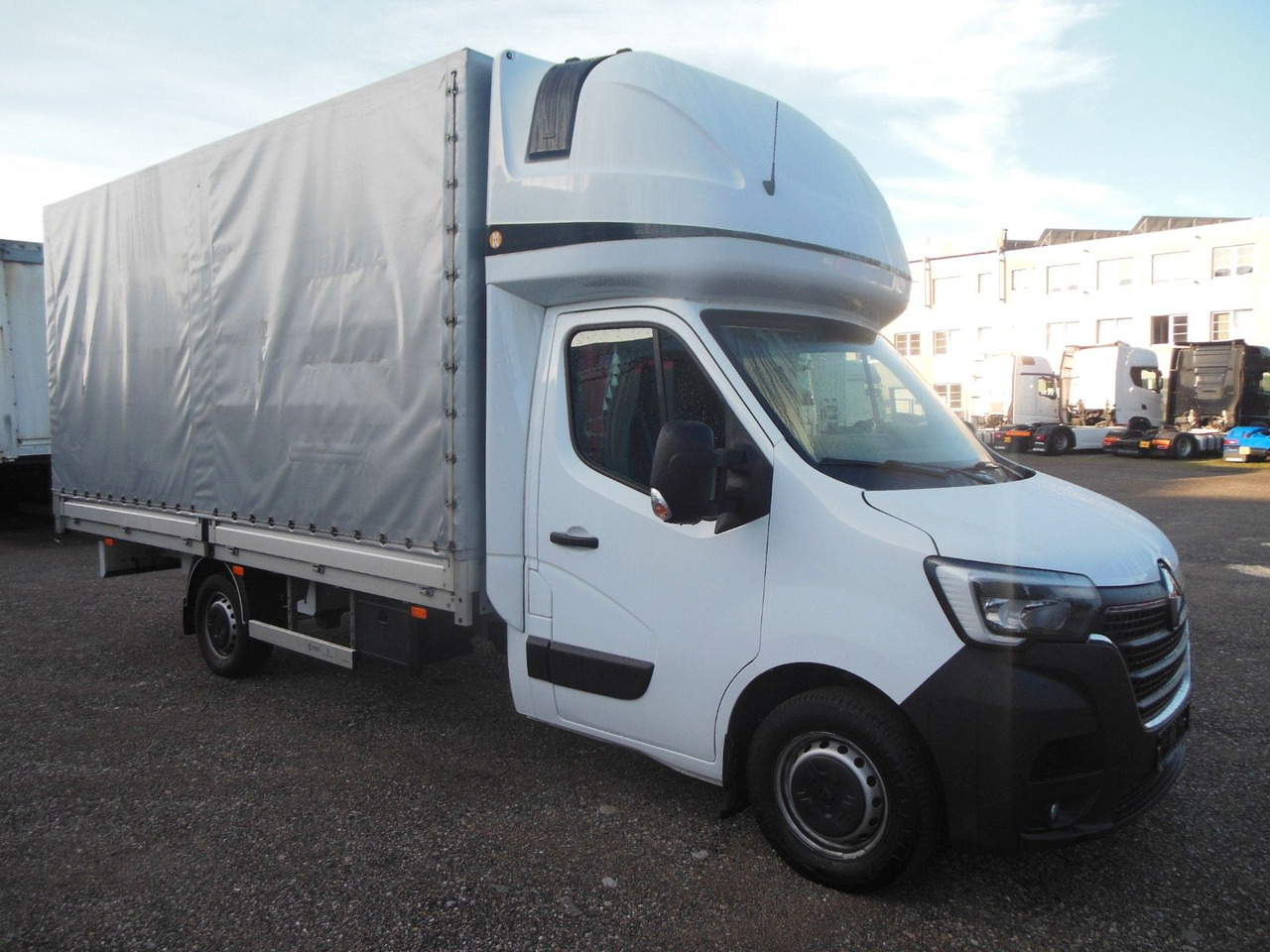 Renault MASTER 2.3 DCI, 10 PALETTEN, LUFT FEDERUNG - Utilitaire plateau baché: photos 2 Renault MASTER 2.3 DCI, 10 PALETTEN, LUFT FEDERUNG - Utilitaire plateau baché: photos 2