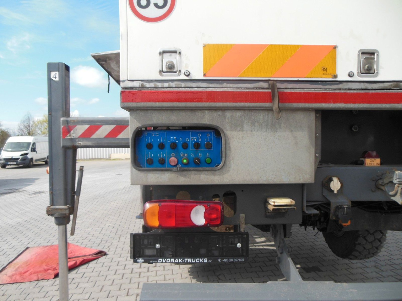 Camion avec nacelle Renault MIDLUM 220.14,4X4,HUBARBEITBÜHNE 16,5M, ISOLIERT: photos 16