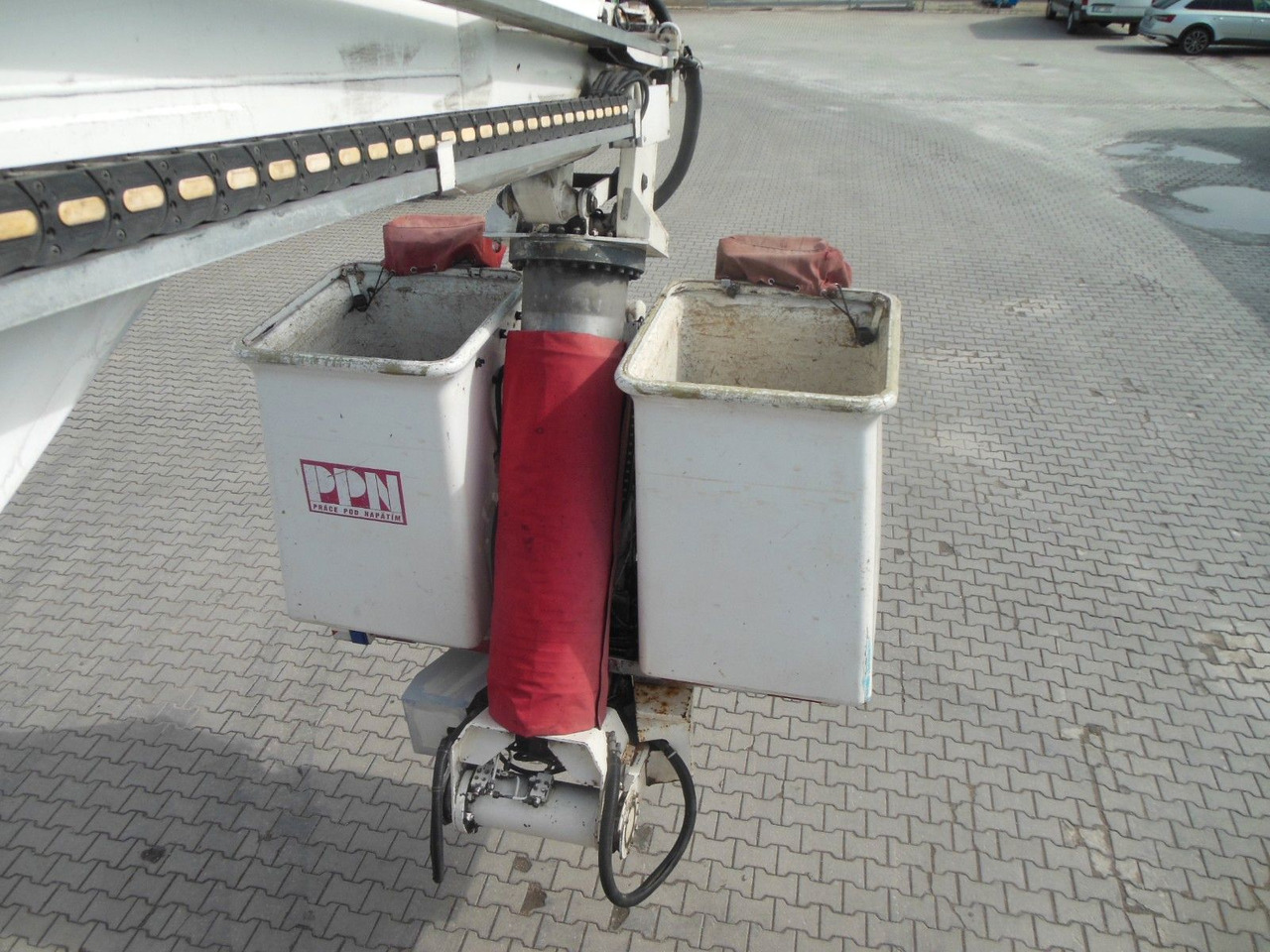 Camion avec nacelle Renault MIDLUM 220.14,4X4,HUBARBEITBÜHNE 16,5M, ISOLIERT: photos 9