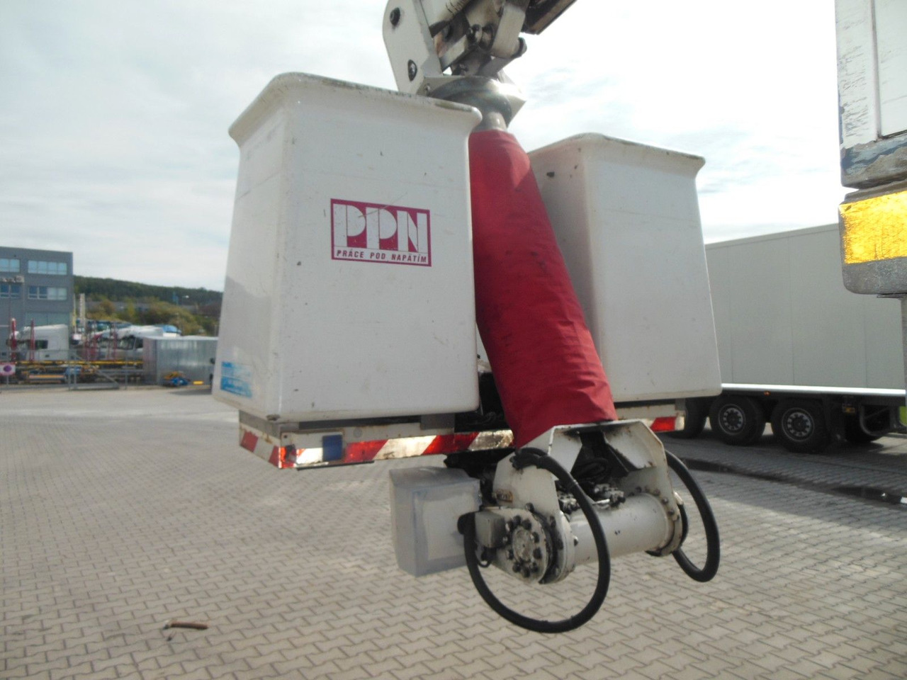 Camion avec nacelle Renault MIDLUM 220.14,4X4,HUBARBEITBÜHNE 16,5M, ISOLIERT: photos 15