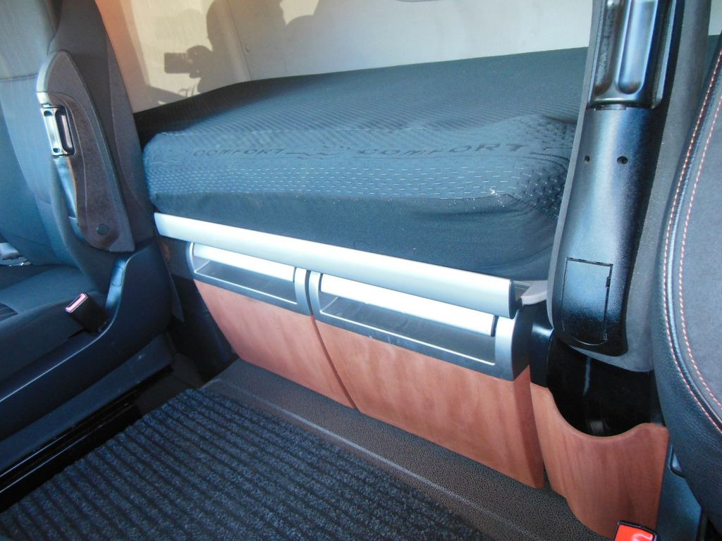 DAF XF106.480 SSC, LIMITED EDITION, STANDKLIMA, TOP! - crédit-bail DAF XF106.480 SSC, LIMITED EDITION, STANDKLIMA, TOP!: photos 12 DAF XF106.480 SSC, LIMITED EDITION, STANDKLIMA, TOP! - crédit-bail DAF XF106.480 SSC, LIMITED EDITION, STANDKLIMA, TOP!: photos 12