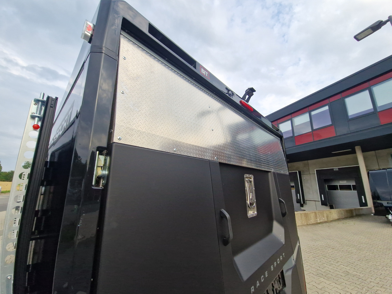 BJT Race Sport 550x210x188cm blackline E Winde Kamera 3500kg - crédit-bail BJT Race Sport 550x210x188cm blackline E Winde Kamera 3500kg: photos 9 BJT Race Sport 550x210x188cm blackline E Winde Kamera 3500kg - crédit-bail BJT Race Sport 550x210x188cm blackline E Winde Kamera 3500kg: photos 9