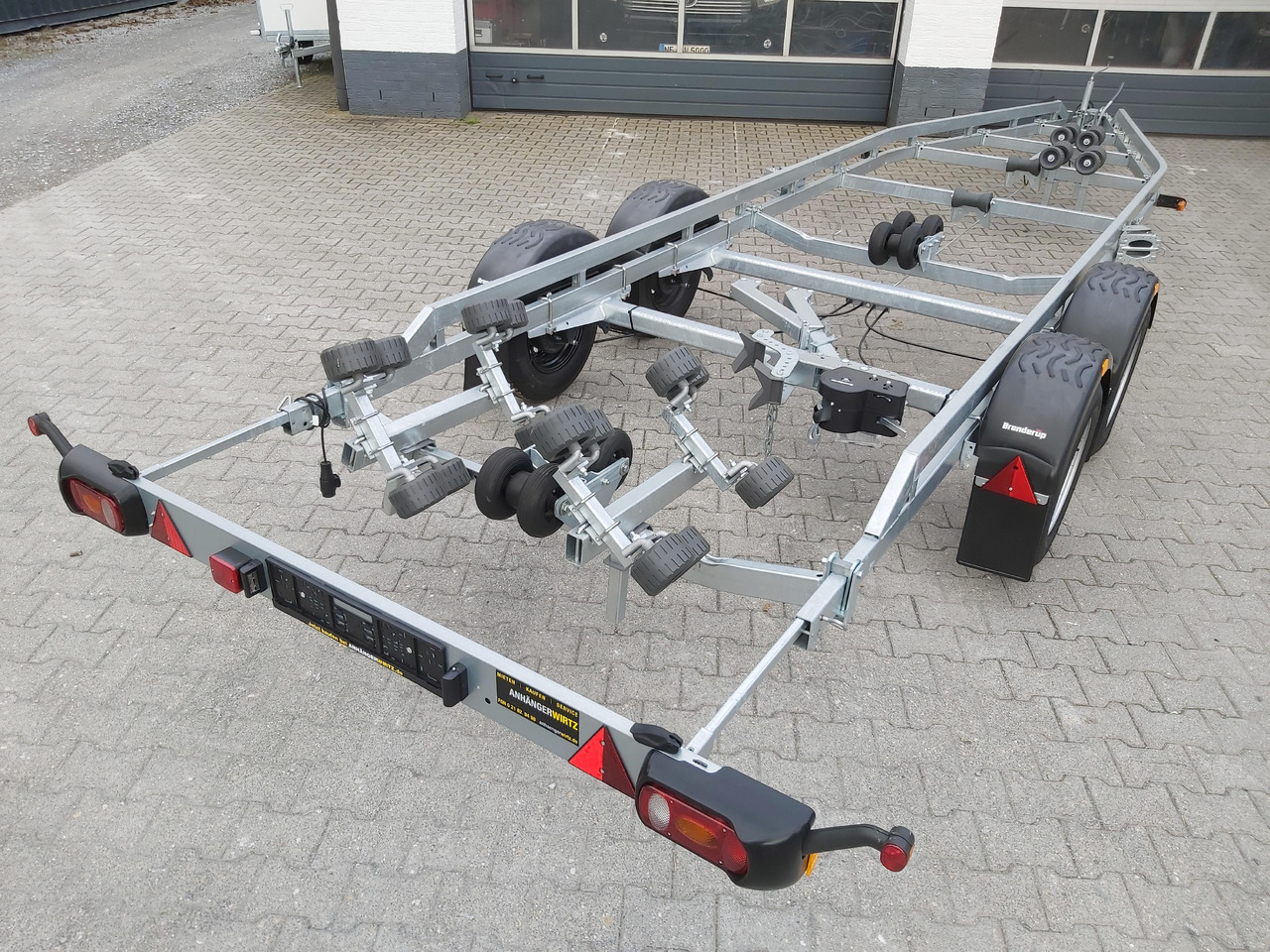 Remorque bateau Brenderup Bootstrailer 26300TB SR X-Line bis 7,8 26 Fuß Superrollen Windenstand 3000kg Abverkauf: photos 6 Remorque bateau Brenderup Bootstrailer 26300TB SR X-Line bis 7,8 26 Fuß Superrollen Windenstand 3000kg Abverkauf: photos 6