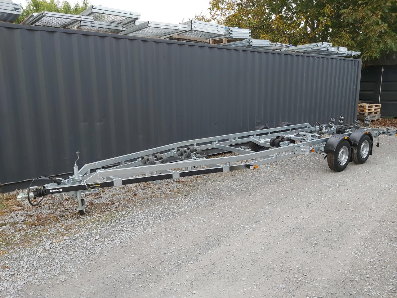Remorque bateau Brenderup Bootstrailer 26300TB SR X-Line bis 7,8 26 Fuß Superrollen Windenstand 3000kg Abverkauf: photos 7 Remorque bateau Brenderup Bootstrailer 26300TB SR X-Line bis 7,8 26 Fuß Superrollen Windenstand 3000kg Abverkauf: photos 7