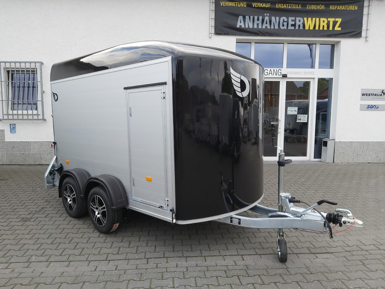 Cargo Roadster 500 312x167x199cm Alu Poly black Seitentür Alufelgen dark Pullman 100 km/H 2000kg - Remorque fourgon: photos 1 Cargo Roadster 500 312x167x199cm Alu Poly black Seitentür Alufelgen dark Pullman 100 km/H 2000kg - Remorque fourgon: photos 1