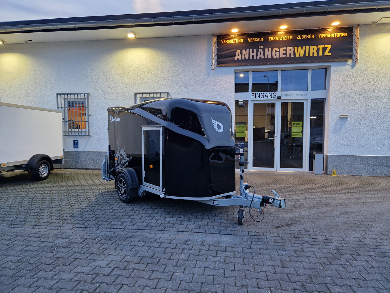 Debon Cargo 1300 300x152x168cm black Seitentür Alufelgen blackbeauty Pullman 1300kg 100km/H - Remorque voiture: photos 1 Debon Cargo 1300 300x152x168cm black Seitentür Alufelgen blackbeauty Pullman 1300kg 100km/H - Remorque voiture: photos 1