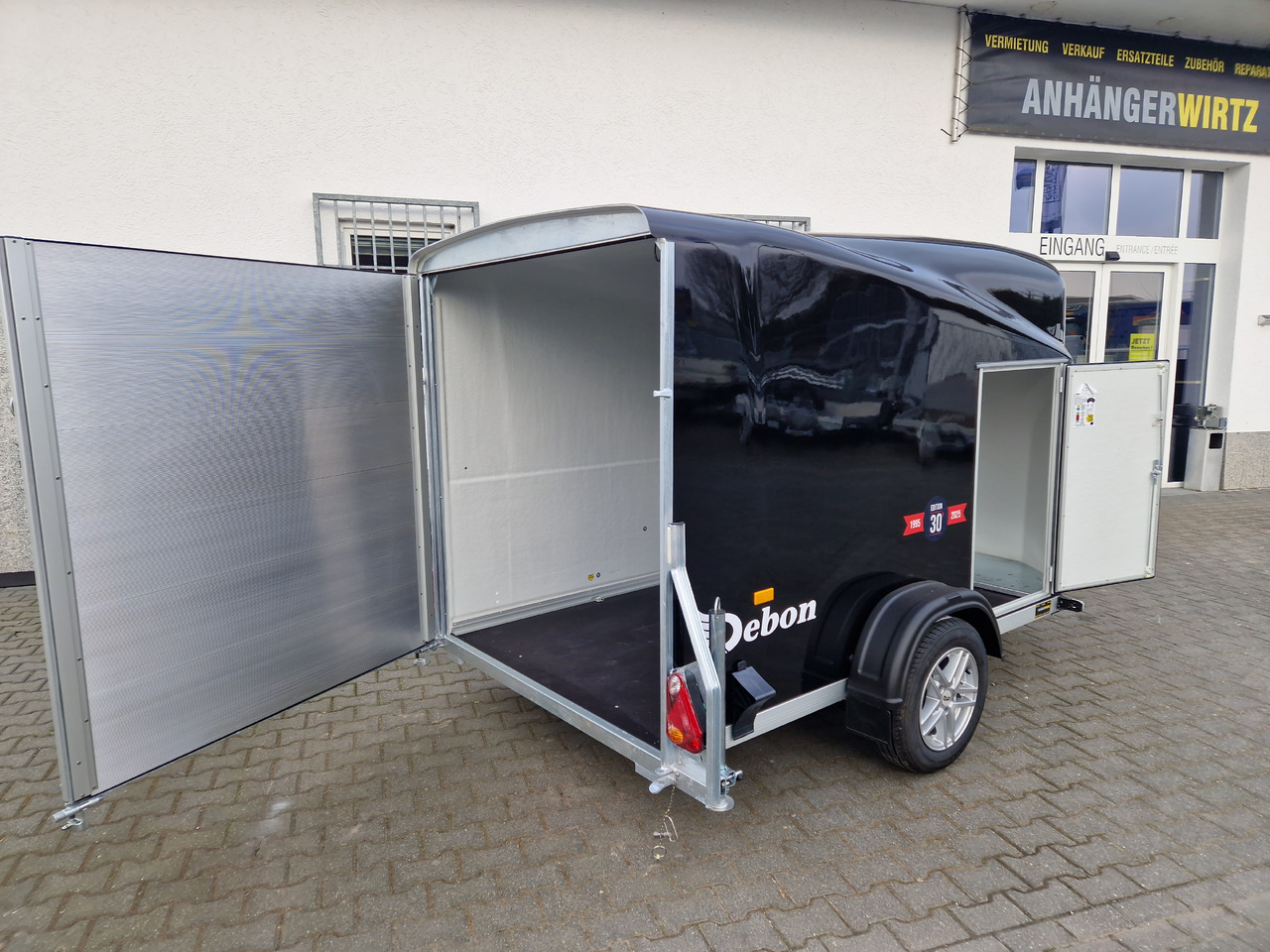 Debon Cargo 1300 300x152x168cm black Seitentür Alufelgen darkl Pullman II 100km/H 1300kg Modell 25 - crédit-bail Debon Cargo 1300 300x152x168cm black Seitentür Alufelgen darkl Pullman II 100km/H 1300kg Modell 25: photos 17