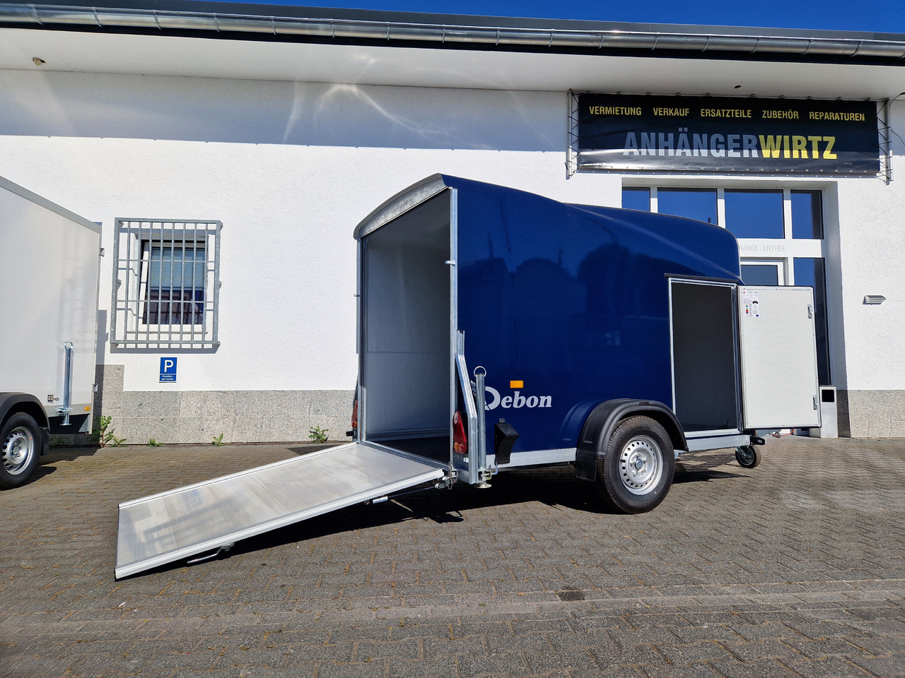 Debon Cargo 1300 300x152x168cm royal blau Seitentür 100km/H Pullman 1300kg - Remorque fourgon: photos 2 Debon Cargo 1300 300x152x168cm royal blau Seitentür 100km/H Pullman 1300kg - Remorque fourgon: photos 2
