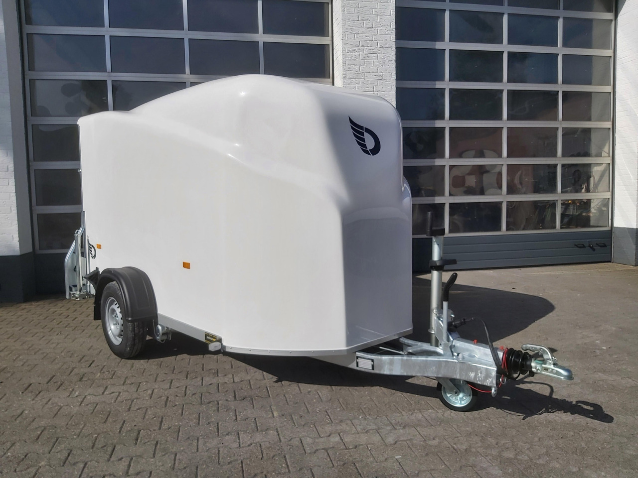Debon Cargo 1300 300x152x168cm white Pullman II 1300kg 100km/H Modell 2024 - Remorque fourgon: photos 2 Debon Cargo 1300 300x152x168cm white Pullman II 1300kg 100km/H Modell 2024 - Remorque fourgon: photos 2