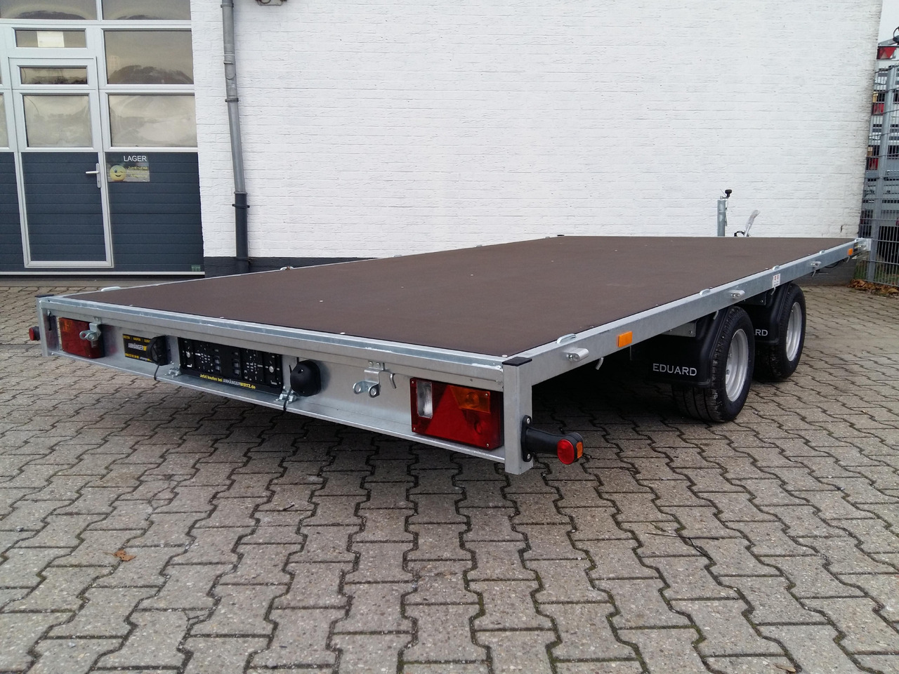 Hochlader 406x220cm flach niedrig Fahrgestell 10" LFH 56cm (XL+) 3000kg - Remorque plateau: photos 4 Hochlader 406x220cm flach niedrig Fahrgestell 10" LFH 56cm (XL+) 3000kg - Remorque plateau: photos 4