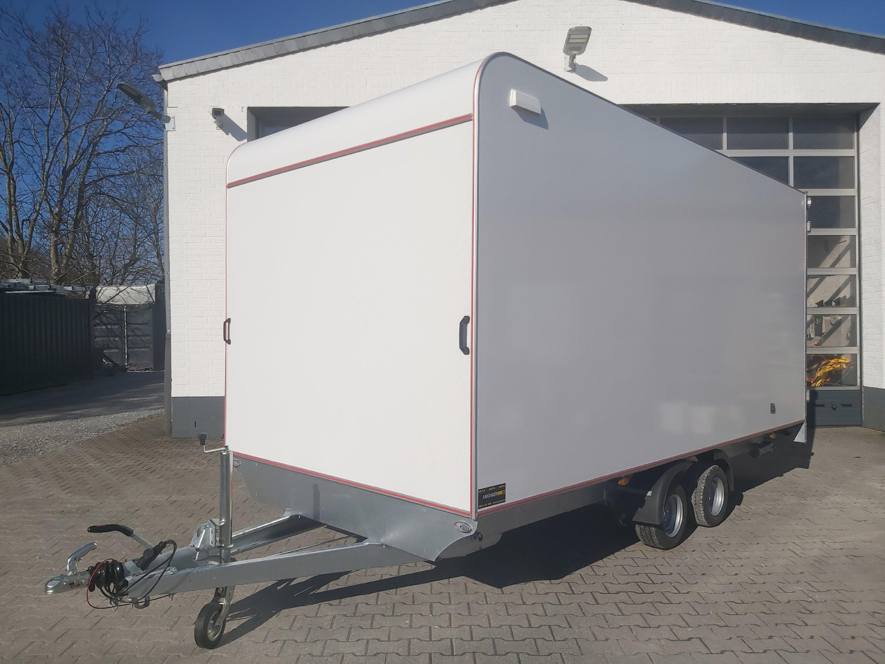 Hochlader Koffer TFSP 470T.00 470x220x210cm aero Zurrsystem 10" 100km/H 2700kg - Remorque fourgon: photos 2 Hochlader Koffer TFSP 470T.00 470x220x210cm aero Zurrsystem 10" 100km/H 2700kg - Remorque fourgon: photos 2