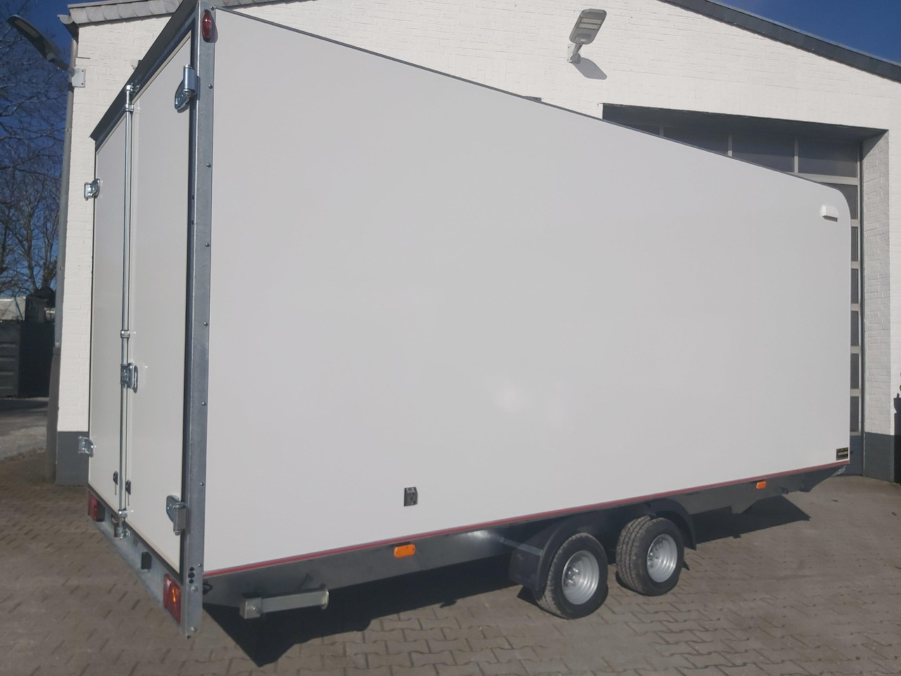Hochlader Koffer TFSP 500T.00 500x220x210cm aero Zurrsystem 10 Zoll (XXL) 100km/H 2700kg - Remorque fourgon: photos 5 Hochlader Koffer TFSP 500T.00 500x220x210cm aero Zurrsystem 10 Zoll (XXL) 100km/H 2700kg - Remorque fourgon: photos 5