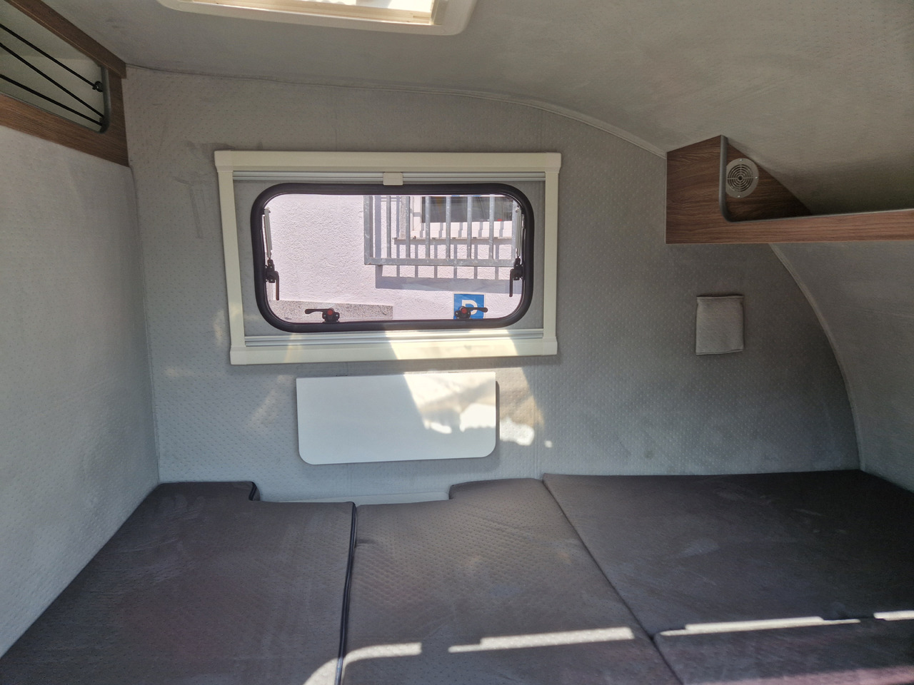 Mini Camper Mini Tommy TMC25 Basic 252x140x121cm 750kg gebremst 100km/H - Remorque voiture: photos 5 Mini Camper Mini Tommy TMC25 Basic 252x140x121cm 750kg gebremst 100km/H - Remorque voiture: photos 5