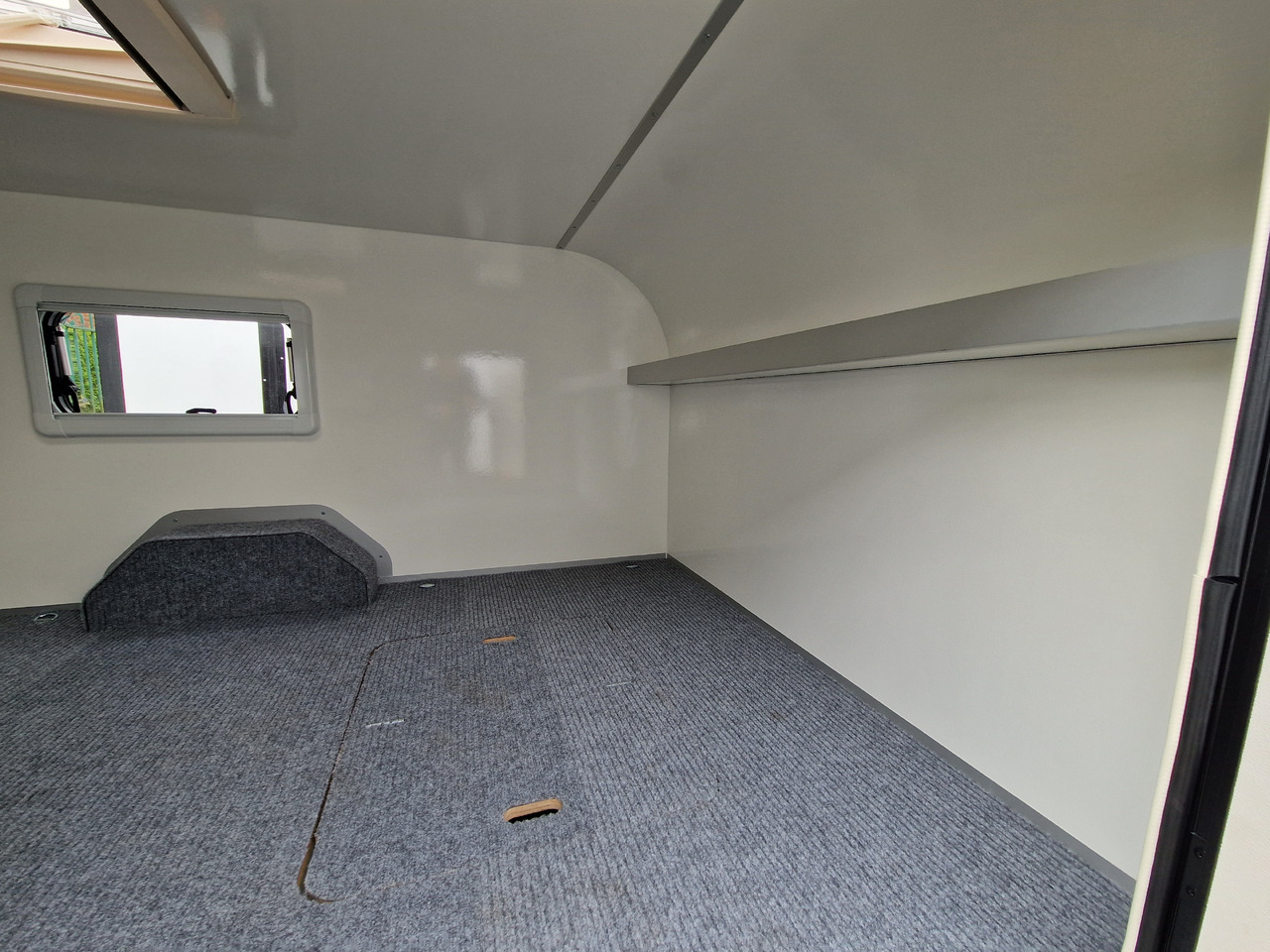 Mini Caravan Cargo Base Camp M+ wild 290cm Alufelgen 2 Fenster 100km/H 800kg - Caravane: photos 3 Mini Caravan Cargo Base Camp M+ wild 290cm Alufelgen 2 Fenster 100km/H 800kg - Caravane: photos 3