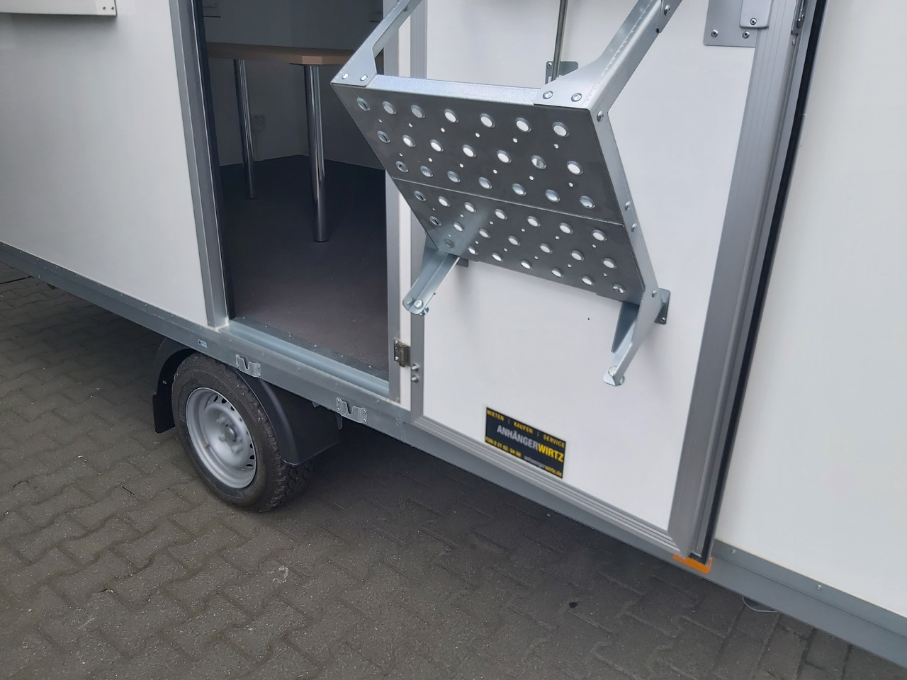 Remorque magasin Mobiles Büro 410x220x220cm Tür + 3 Fenster + WC Raum + Stauraum + Klima (XL) 1500kg: photos 10