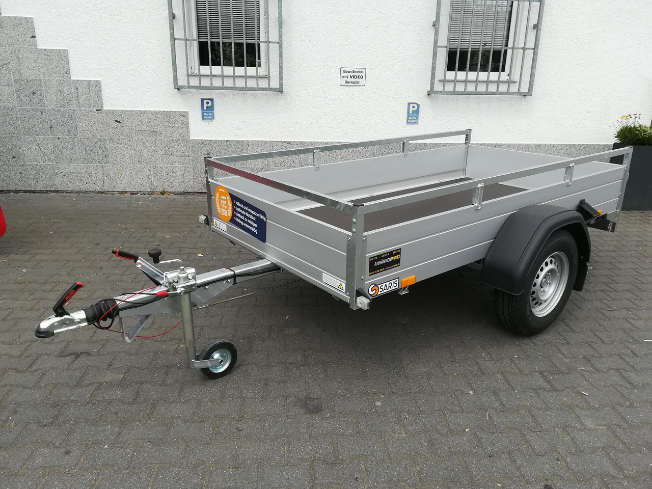 Saris Anhänger DV135 McAlu Pro MP 255x133x43cm (S) 1350kg Online Aktion Modell 2024 - Remorque voiture: photos 2 Saris Anhänger DV135 McAlu Pro MP 255x133x43cm (S) 1350kg Online Aktion Modell 2024 - Remorque voiture: photos 2