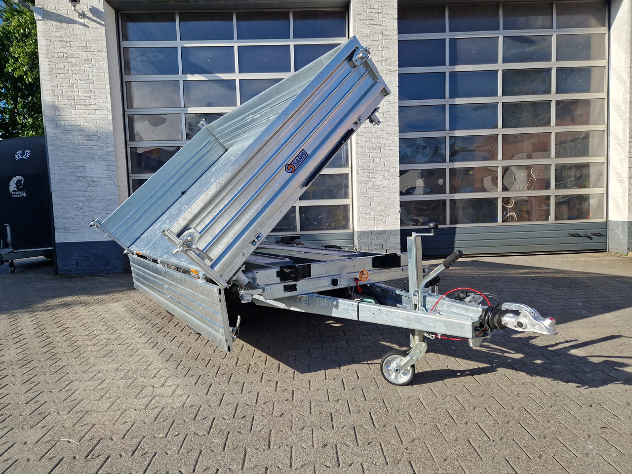 Saris Kipper 3 SKS 310 176 40cm Stahlwände HD elektro Notpumpe Alurampen Stützen 3500kg 100km/H - Remorque benne: photos 1 Saris Kipper 3 SKS 310 176 40cm Stahlwände HD elektro Notpumpe Alurampen Stützen 3500kg 100km/H - Remorque benne: photos 1