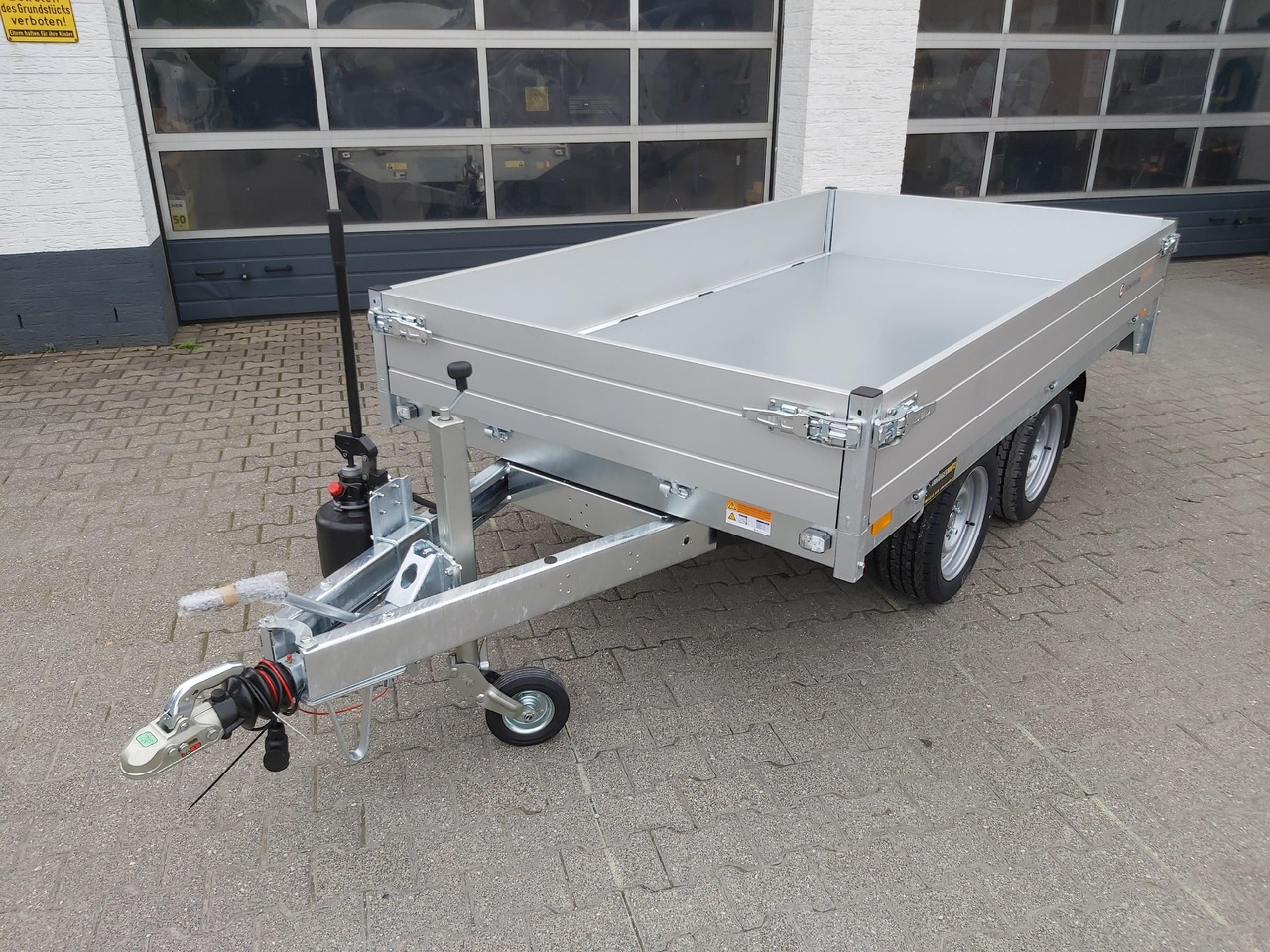 Saris Kipper K1 276 150 2000 2 276x150x30cm silver Handpumpe 13" (S) 2000kg - Remorque benne: photos 4 Saris Kipper K1 276 150 2000 2 276x150x30cm silver Handpumpe 13" (S) 2000kg - Remorque benne: photos 4