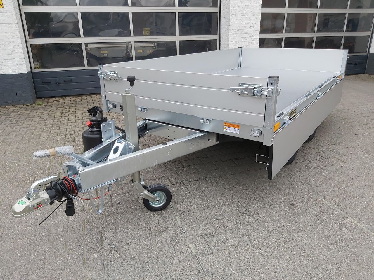 Saris Kipper K1 276 150 2000 2 276x150x30cm silver Handpumpe 13" (S) 2000kg - Remorque benne: photos 5 Saris Kipper K1 276 150 2000 2 276x150x30cm silver Handpumpe 13" (S) 2000kg - Remorque benne: photos 5
